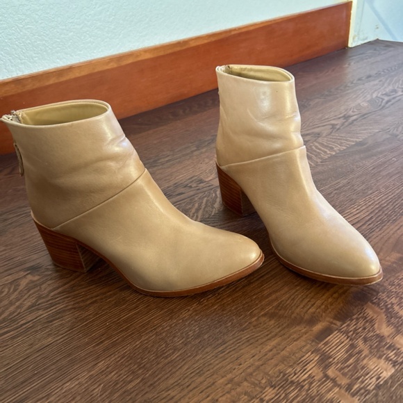 Nisolo Dari Boots Almond - Picture 8 of 8